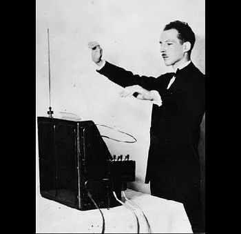 Theremin ▷ 9 curiosità su questo fantastico strumento